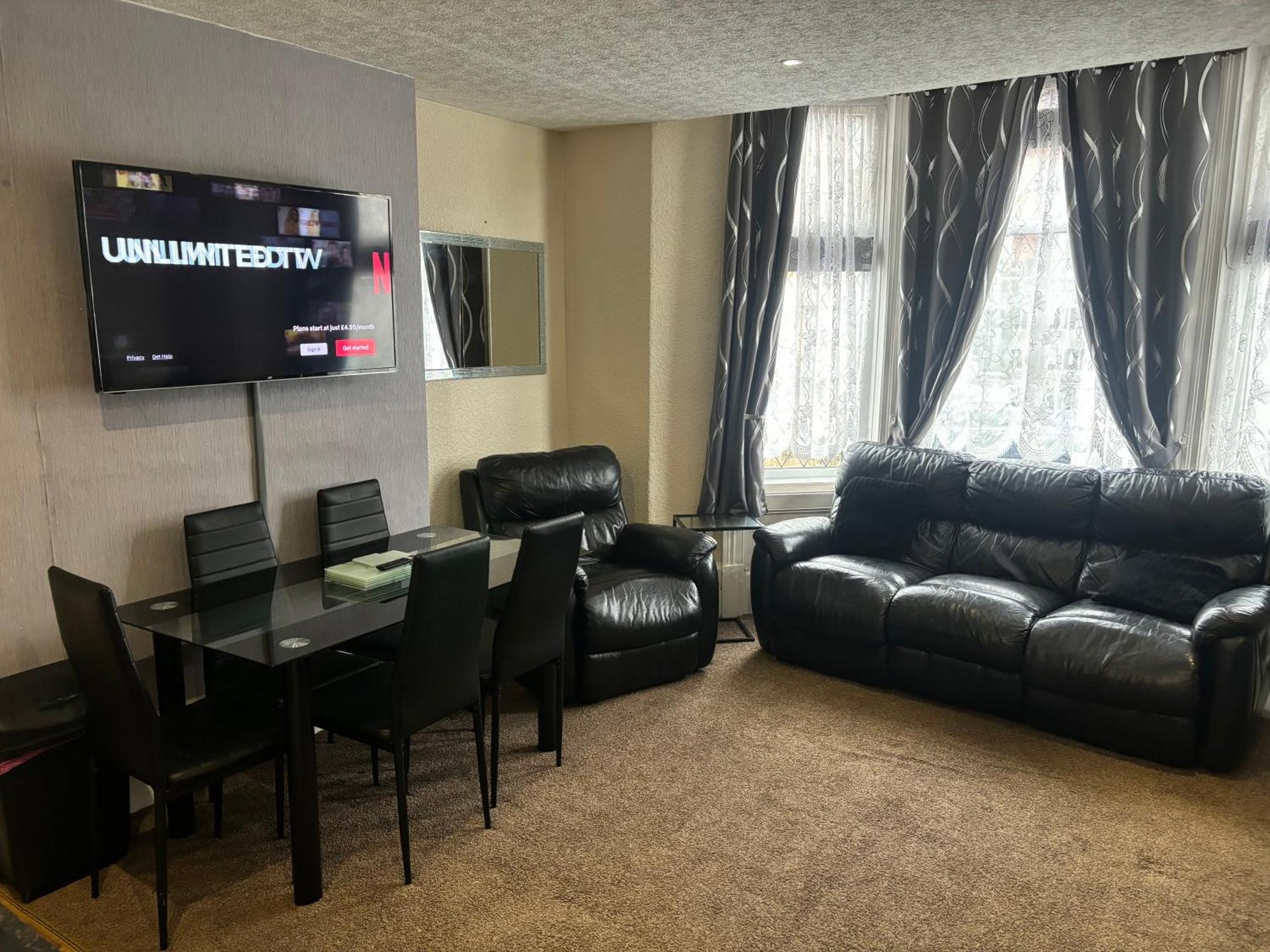 Phillips Apartments Blackpool Extérieur photo