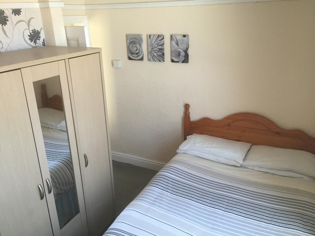 Phillips Apartments Blackpool Extérieur photo